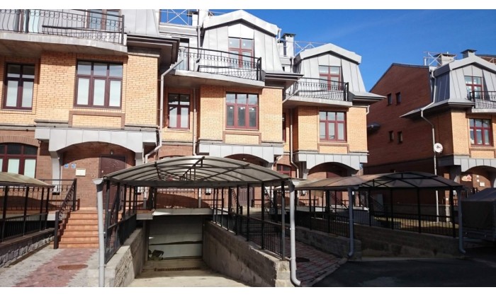 Санкт-Петербург Павловск Луначарского 18И